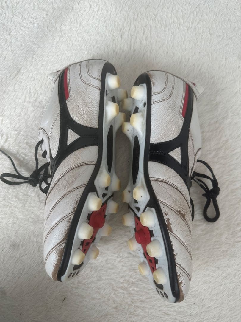 Mizuno サッカースパイク ホワイト/ブラック/レッド24.5センチ