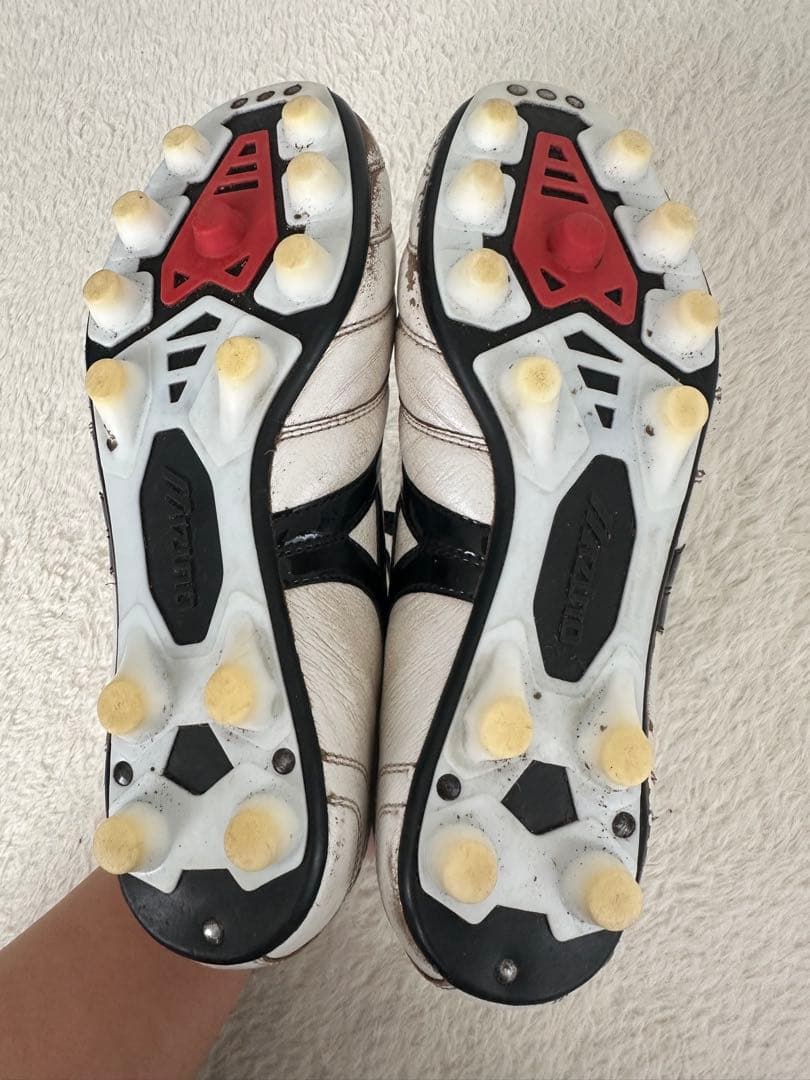 Mizuno サッカースパイク ホワイト/ブラック/レッド24.5センチ