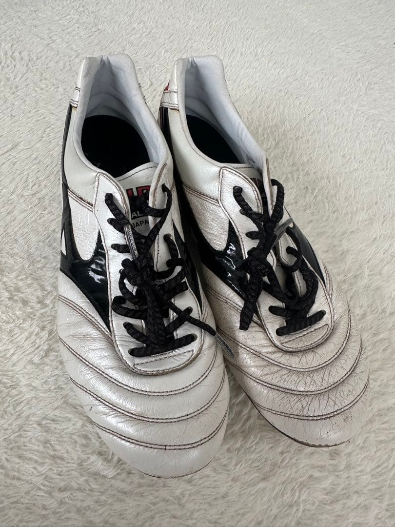 Mizuno サッカースパイク ホワイト/ブラック/レッド24.5センチ