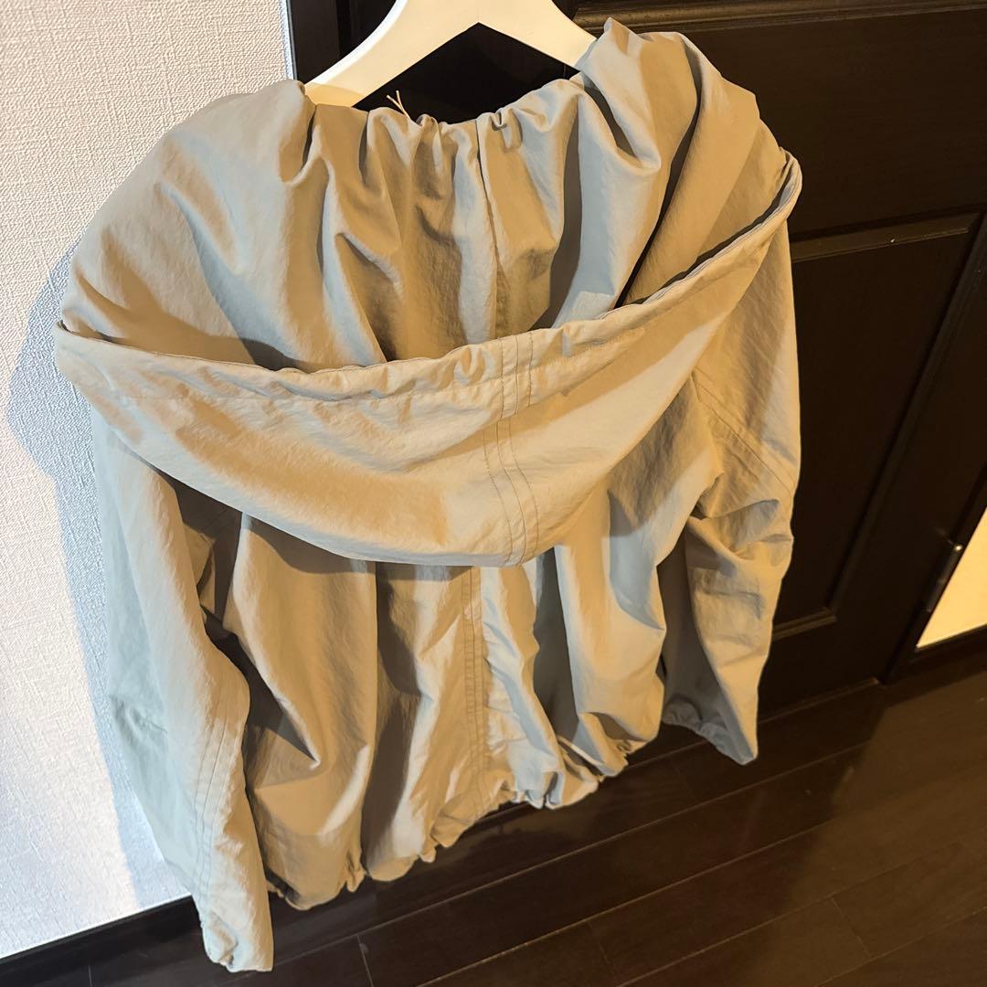 COS テクニカルフード付きパーカージャケット　緑