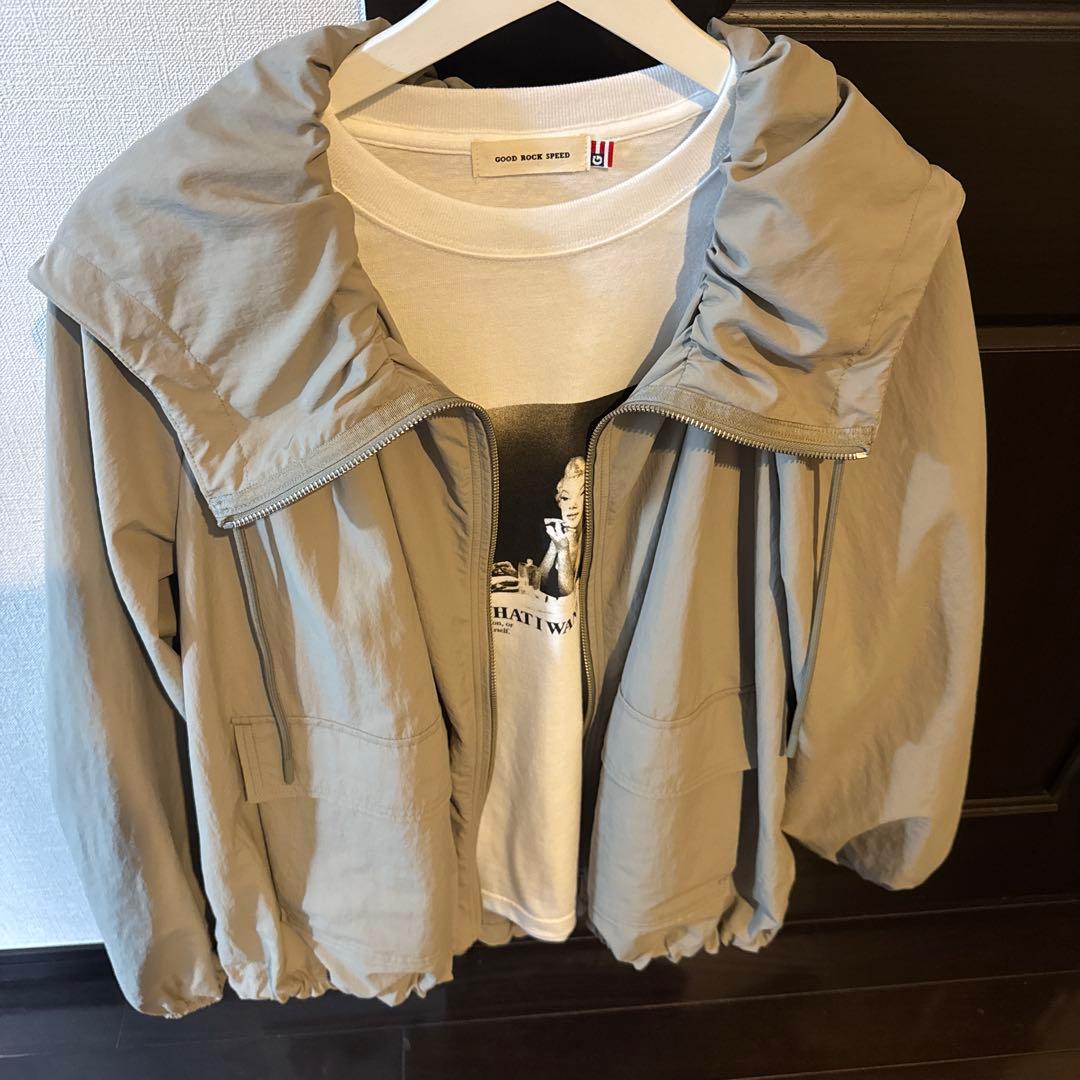 COS テクニカルフード付きパーカージャケット　緑