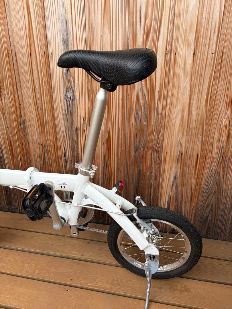 RENAULT ルノー　ライト８　新品未使用　ホワイト