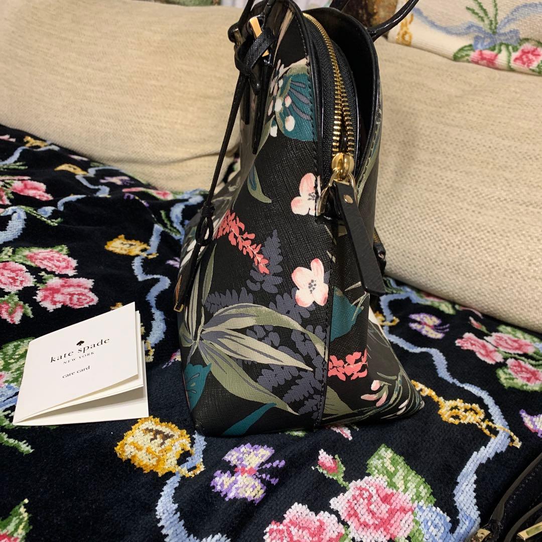 ケイトスペードハンドバッグ花柄中古品パスケース付き