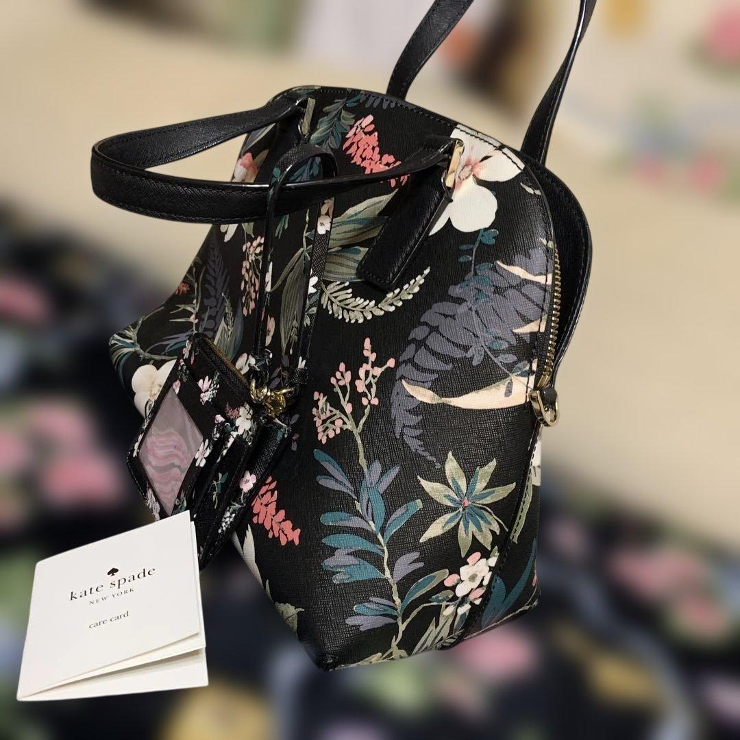 ケイトスペードハンドバッグ花柄中古品パスケース付き