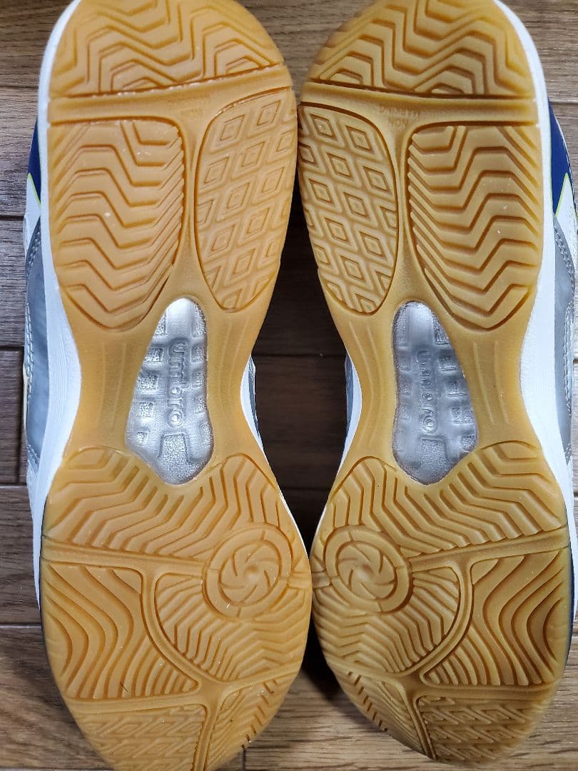 Umbro ACCELERATOR アクセレイターサラ