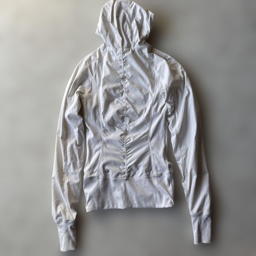 ルルレモン　リバーシブル　ジャケット　ホワイト　4