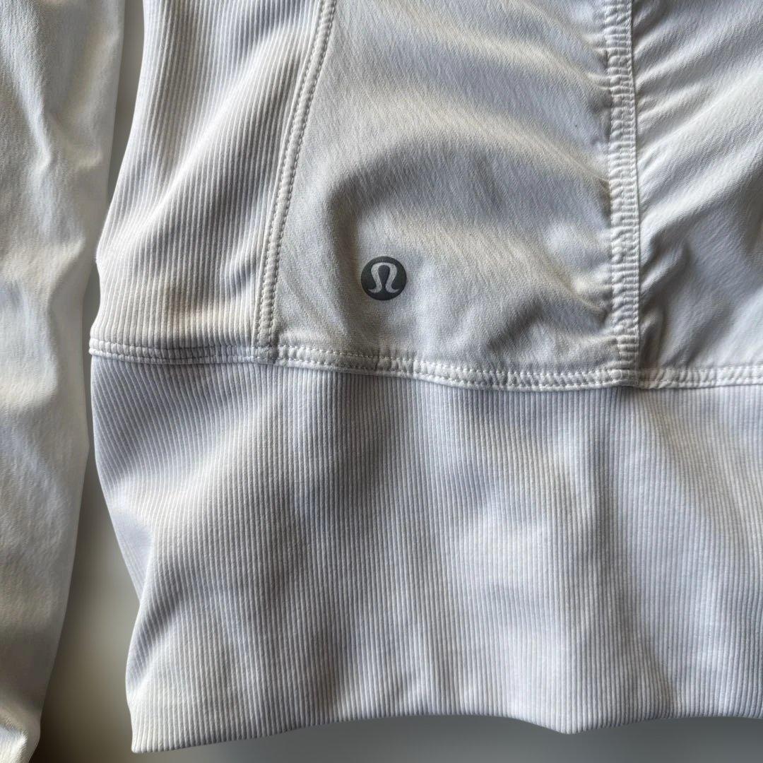 ルルレモン　リバーシブル　ジャケット　ホワイト　4