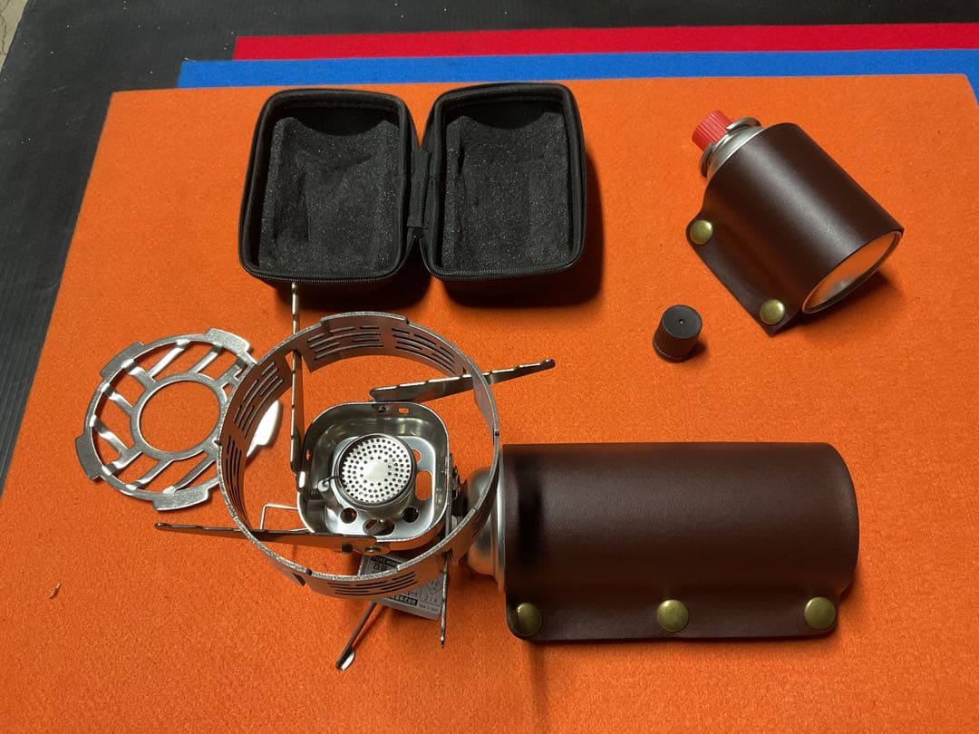 Iwatani FORE WINDSコンパクトキャンプストーブ五徳・CB缶2本付