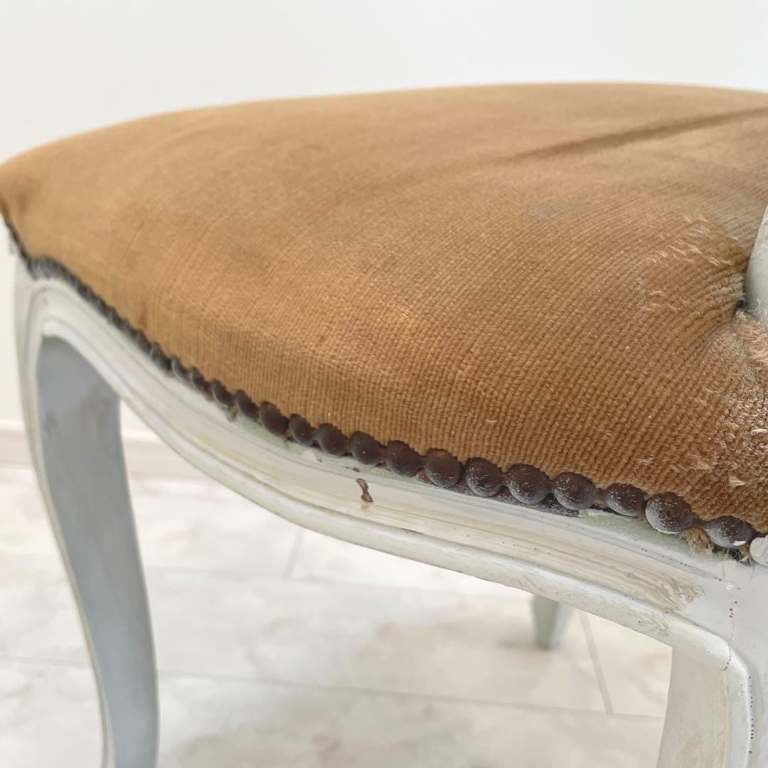 アンティークチェア　❷ シャビーシック