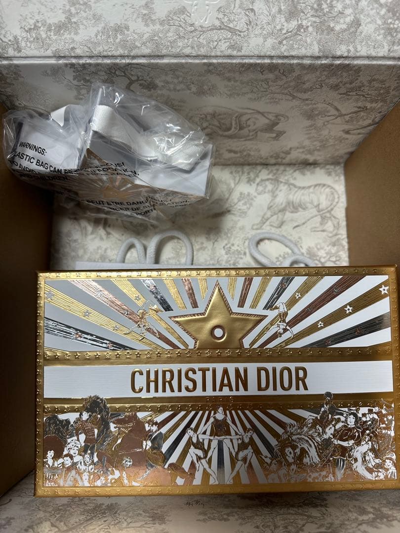 DIOR クチュール マルチユース パレット ホリデーコレクション2025限定品