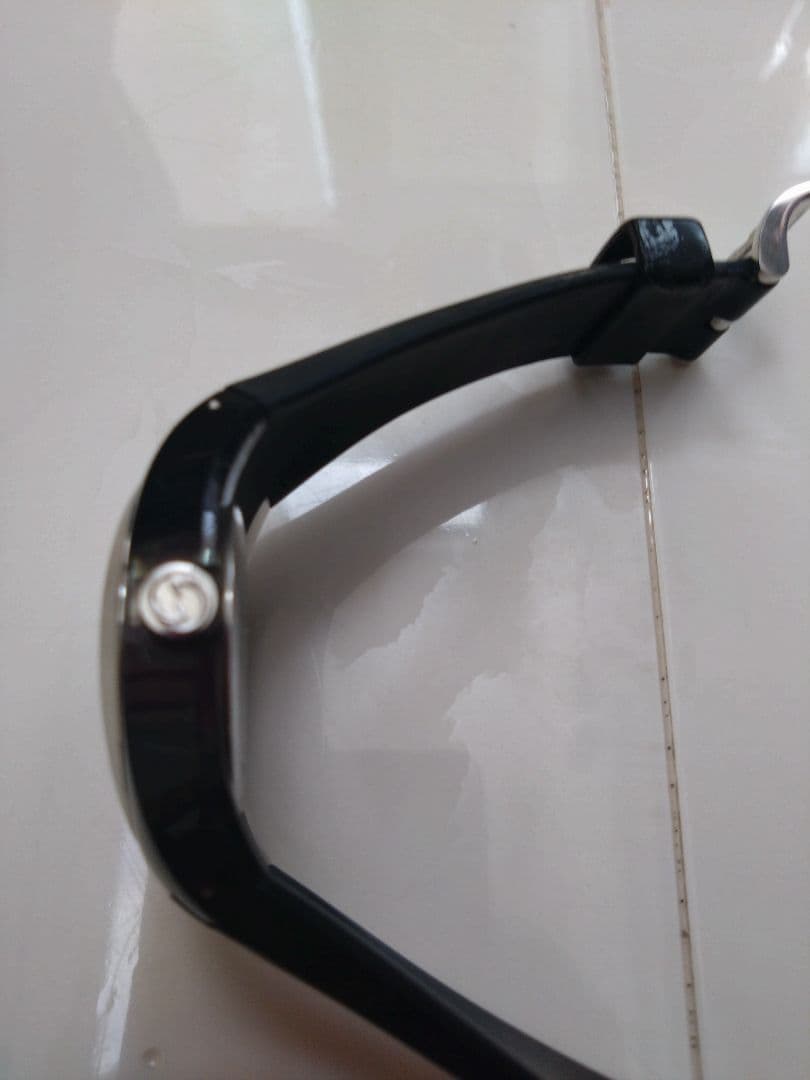 GUCCI ラバー ベルト 時計　SYNC YA137116