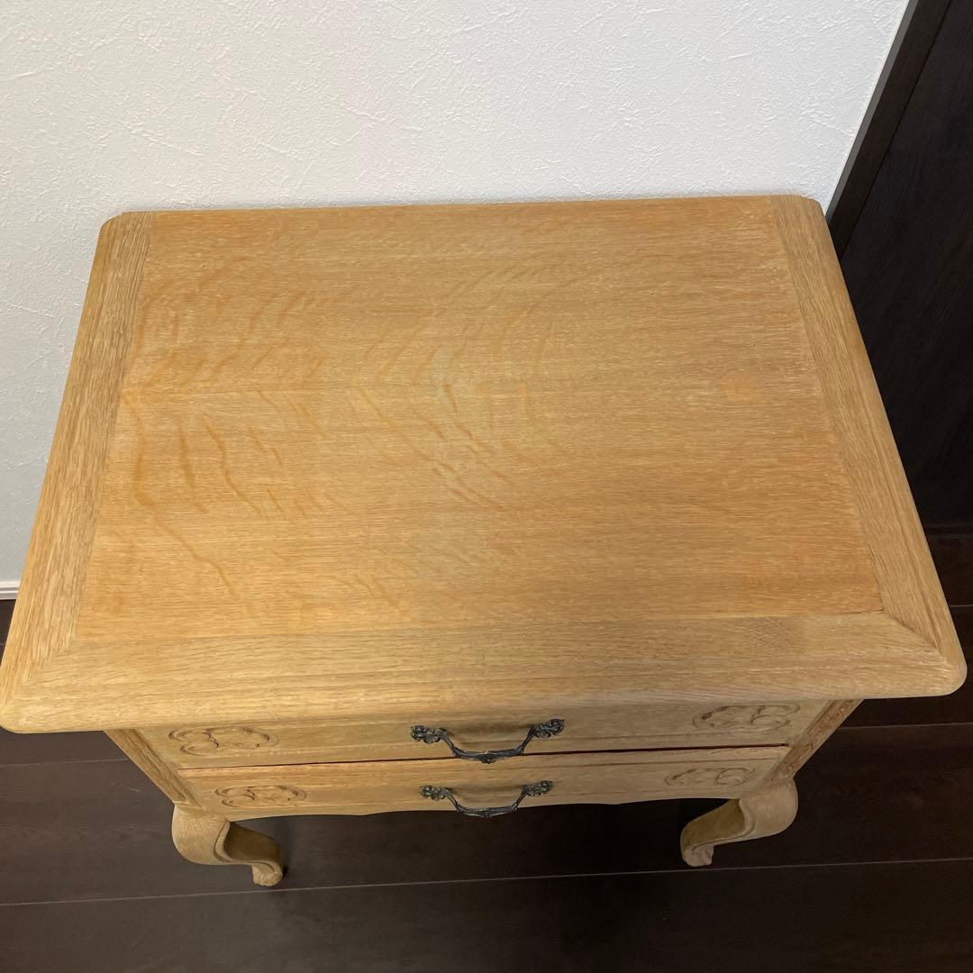 アンティーク　ビンテージ ベッドサイドテーブル サイドテーブル　猫脚　剥離