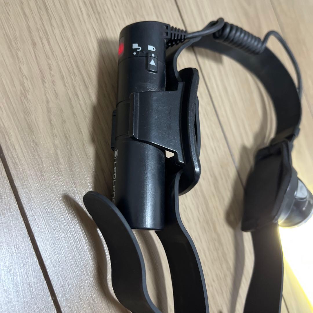 h8rレッドレンザー シリコンバンド付き