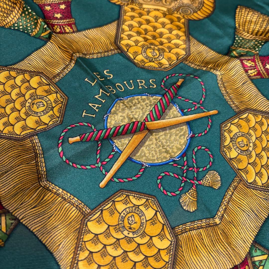 HERMES エルメス　カレ90 タンブールの太鼓　TAMBOURS グリーン