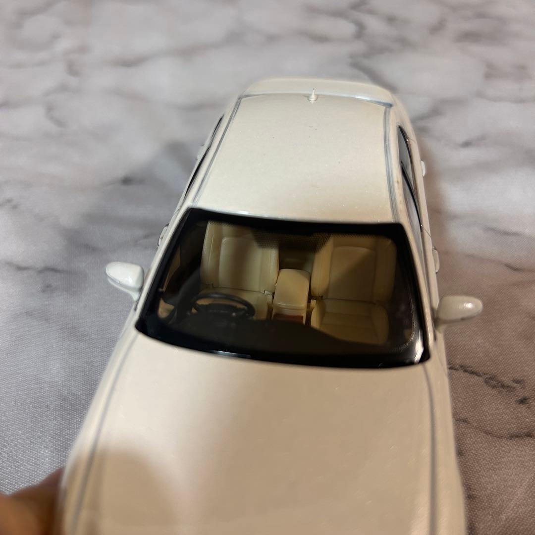 トヨタ 210系　クラウンロイヤルサルーンG前期 カラーサンプル　ホワイトパール