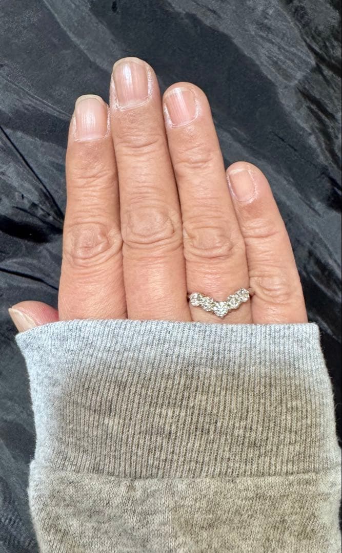 Pt900 ダイヤモンド V字 リング 1.00カラット　鑑別書付き