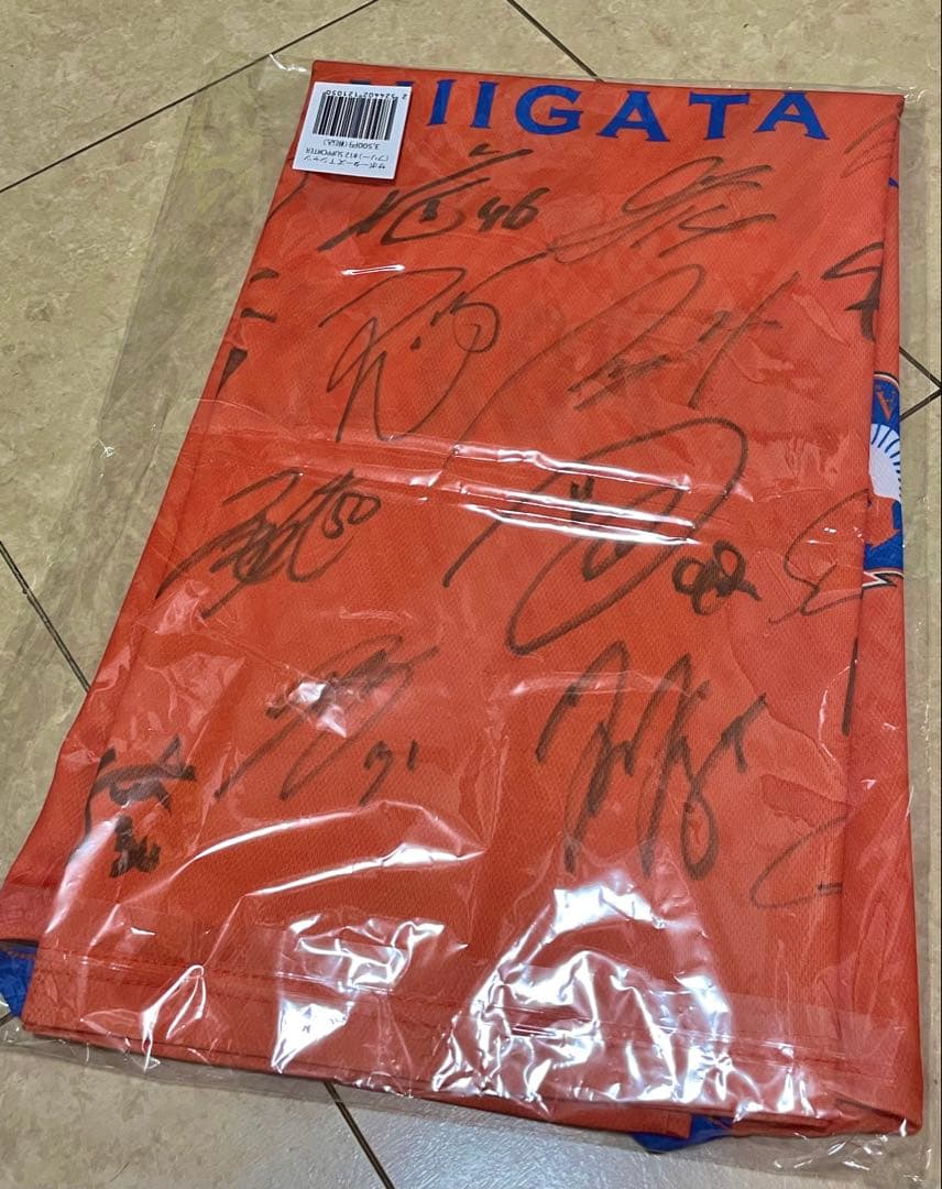 【新品・未使用】アルビレックス新潟 2025全選手サイン入りサポーターズTシャツ