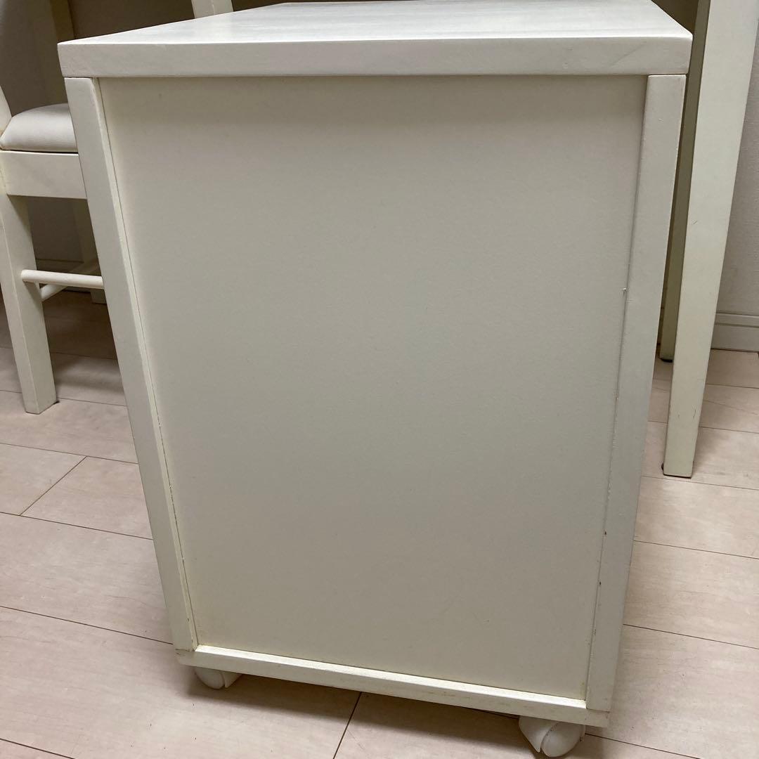 机 (椅子と引き出しのセット出品です。)