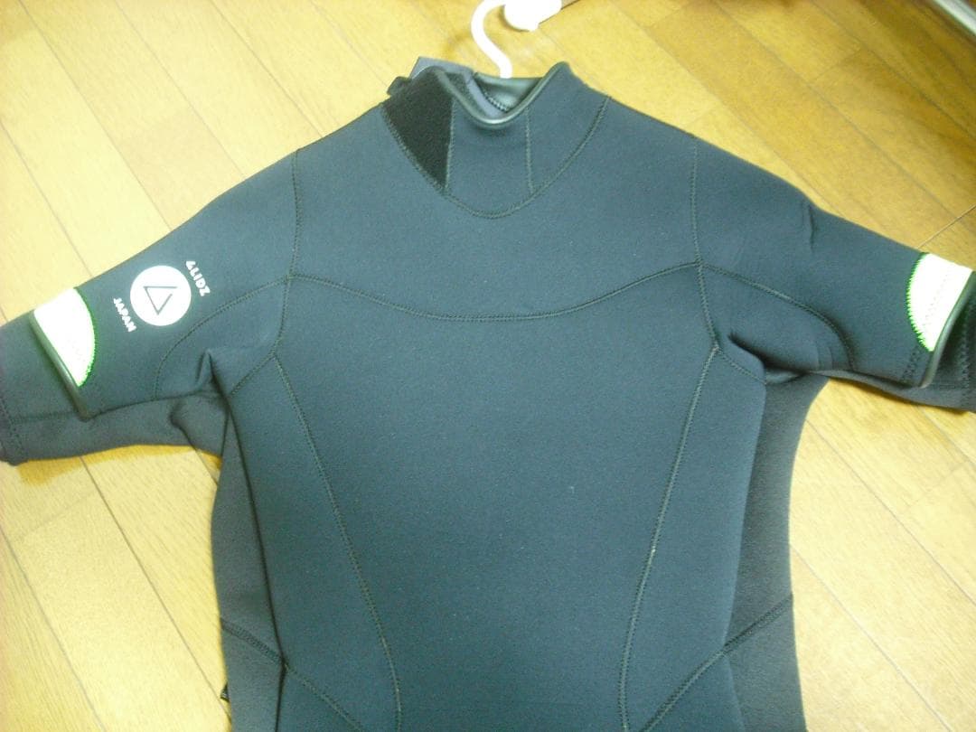 【新品同様】GLIDZ（グライズ）ウエットスーツ　スプリング　XSもしくはキッズ