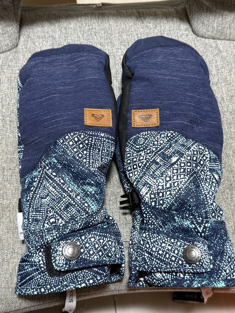 スノーボードウェア ジャケット（ROXY）パンツ(MARVEL)セットおまけつき