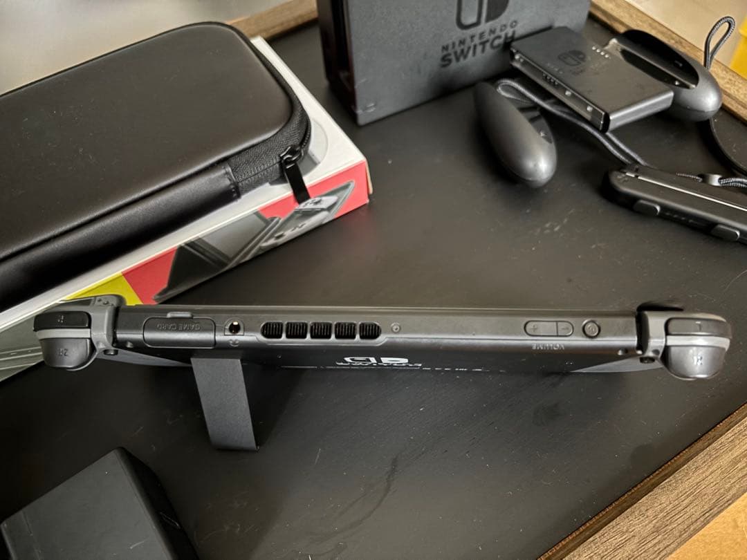 【美品】任天堂　Nintendo Switch 本体 グレー