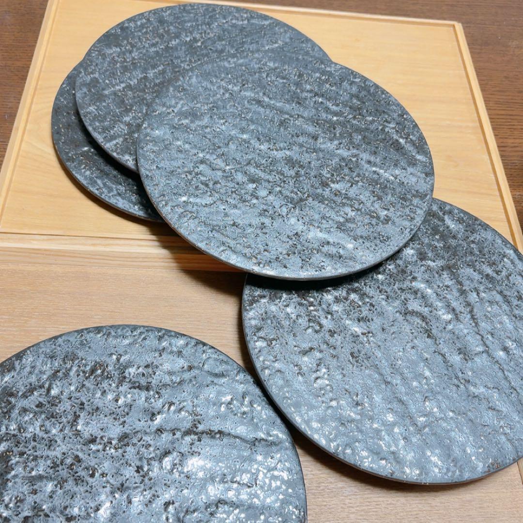 新品未使用　おしゃれなレストラン風なお皿　平皿