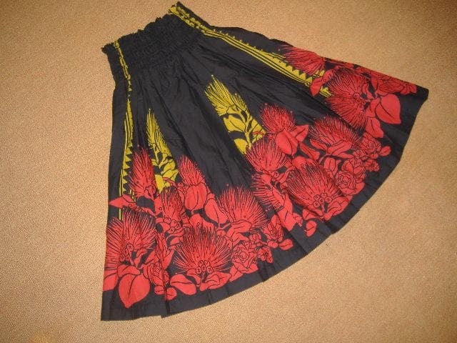 《月末セール！》パウスカート★タパ＆レフア柄★黒地Ｘ赤・黄柄