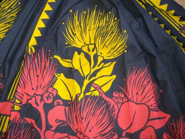 《月末セール！》パウスカート★タパ＆レフア柄★黒地Ｘ赤・黄柄