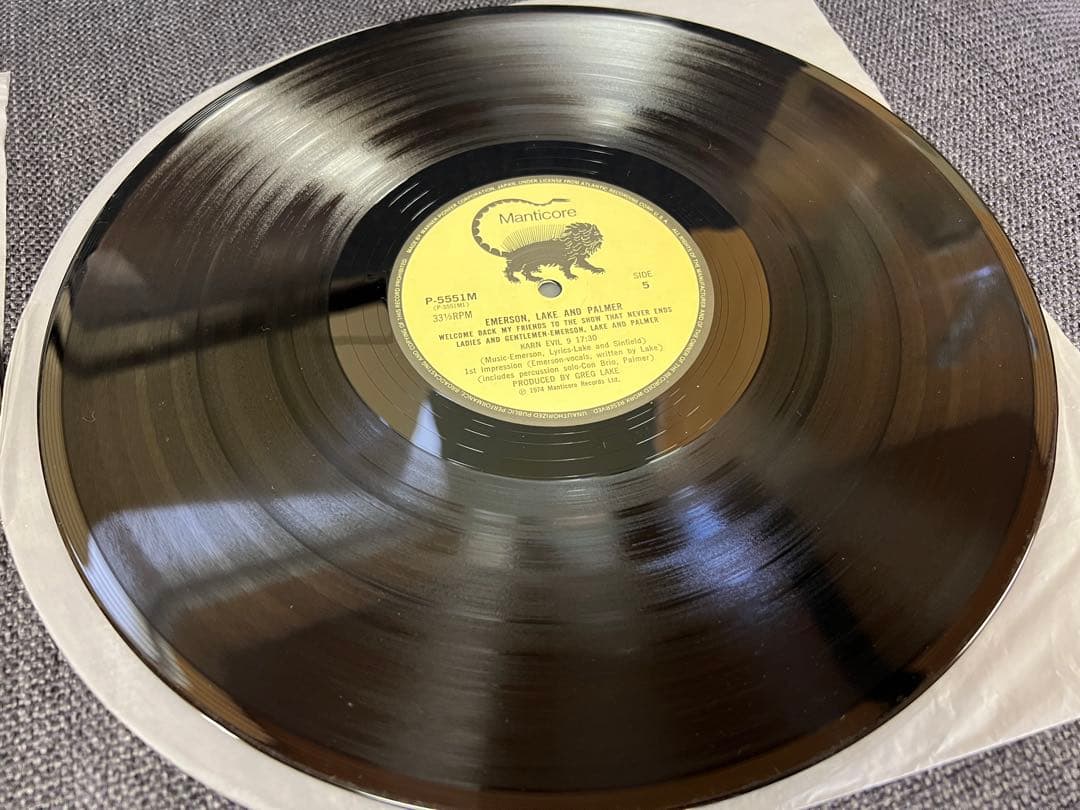 ELP 1974年 日本盤 3LP 洋楽レコード　ライブP-5549-51M