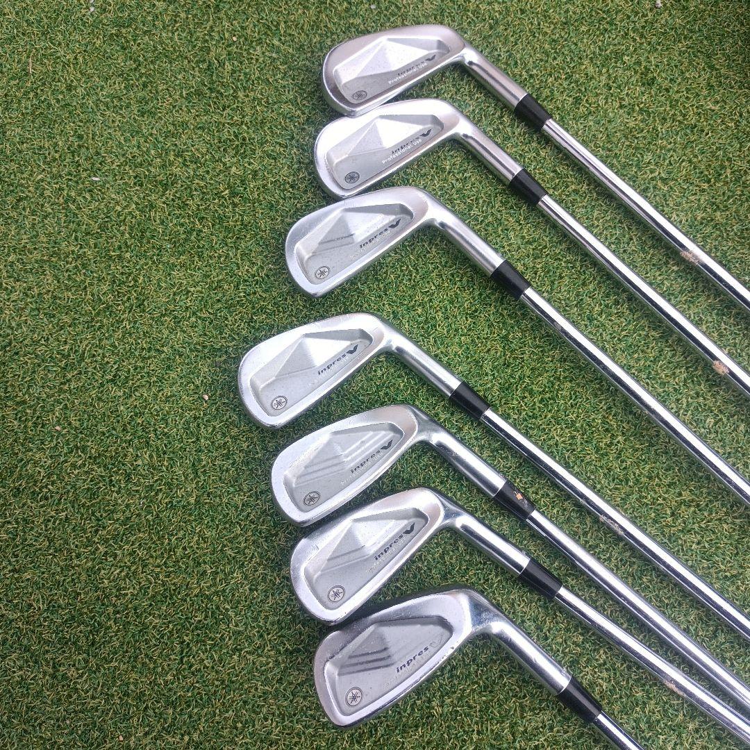 カラフルなゴルフバッグとクラブ13本セット右利用