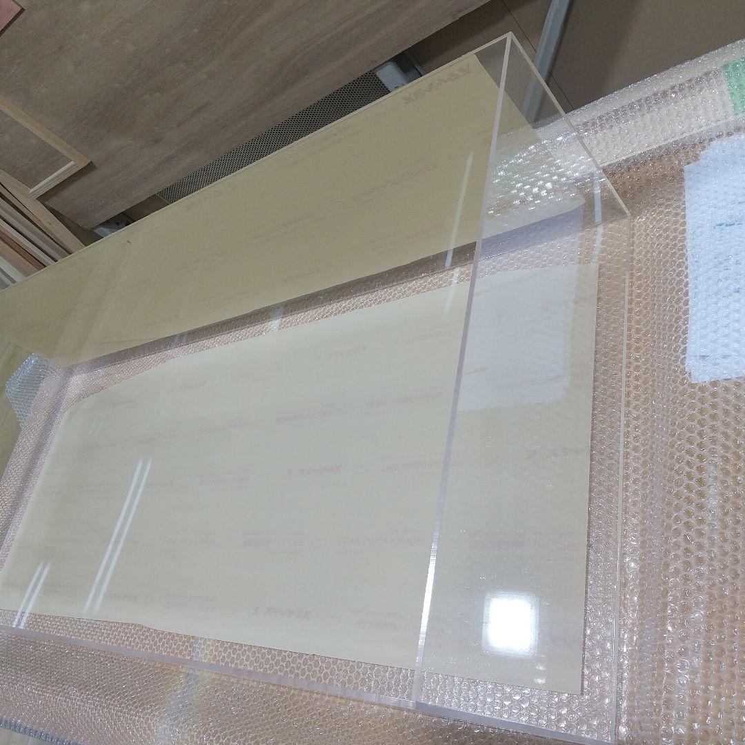 大型透明アクリルボックス 店舗什器 ディスプレイ