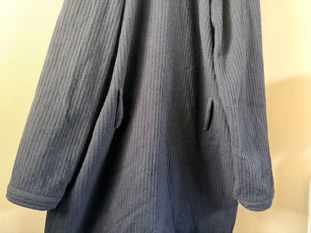 Edwina Hörl ウール混 ノーカラーロングコート 黒系　ガウンコード×