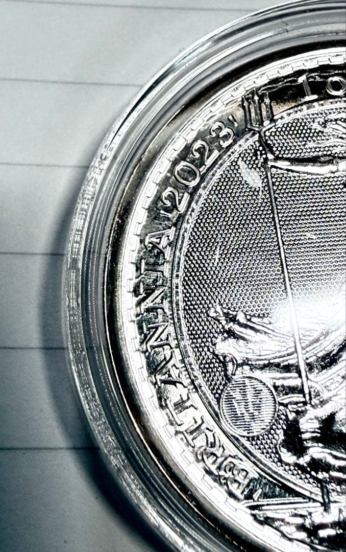 2023年 イギリス 銀貨 1ポンド ブリタニア エリザベス女王 ケース入新品①