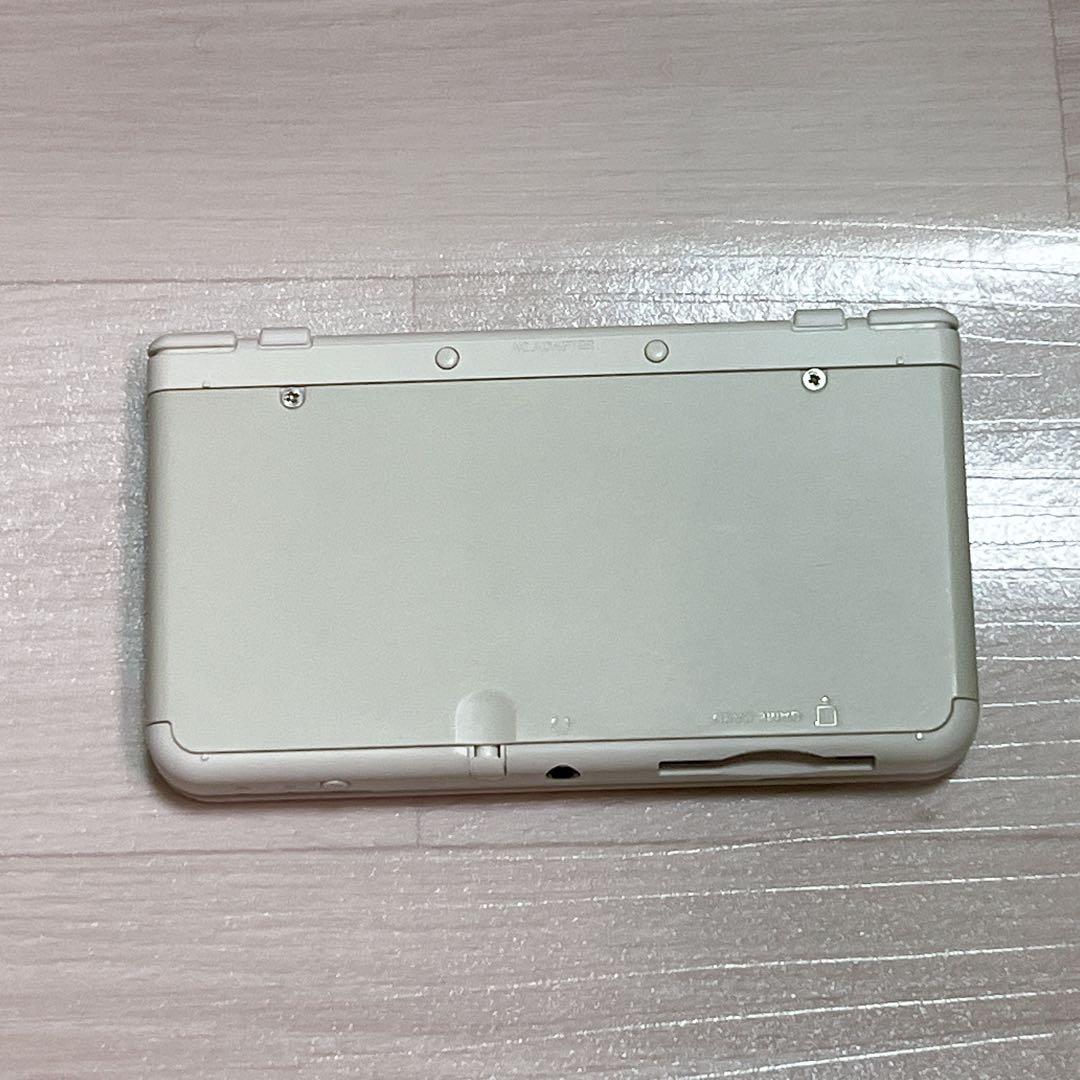 1673【極美品】Newニンテンドー3DS ホワイト