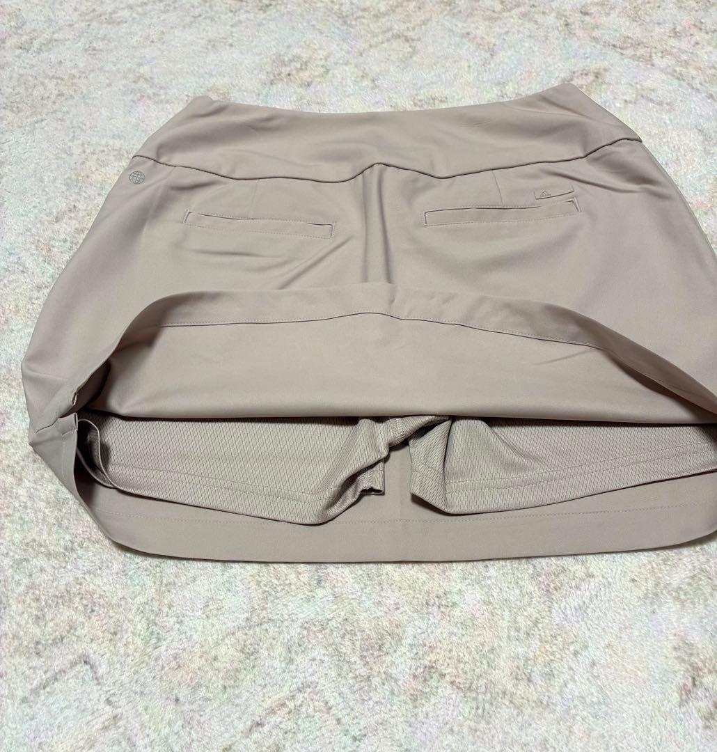 新品 L アディダス ゴルフ　セットアップ　保温長袖ポロシャツ　ベージュスカート