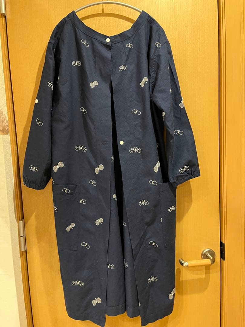 ミナペルホネン　蝶々割烹着AKOMEYA