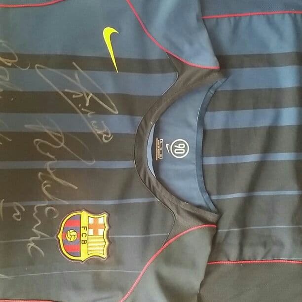 バルセロナ  サイン入りユニフォーム