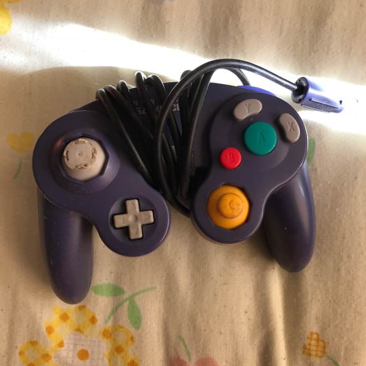 NINTENDO GAMECUBE + リモコン三台