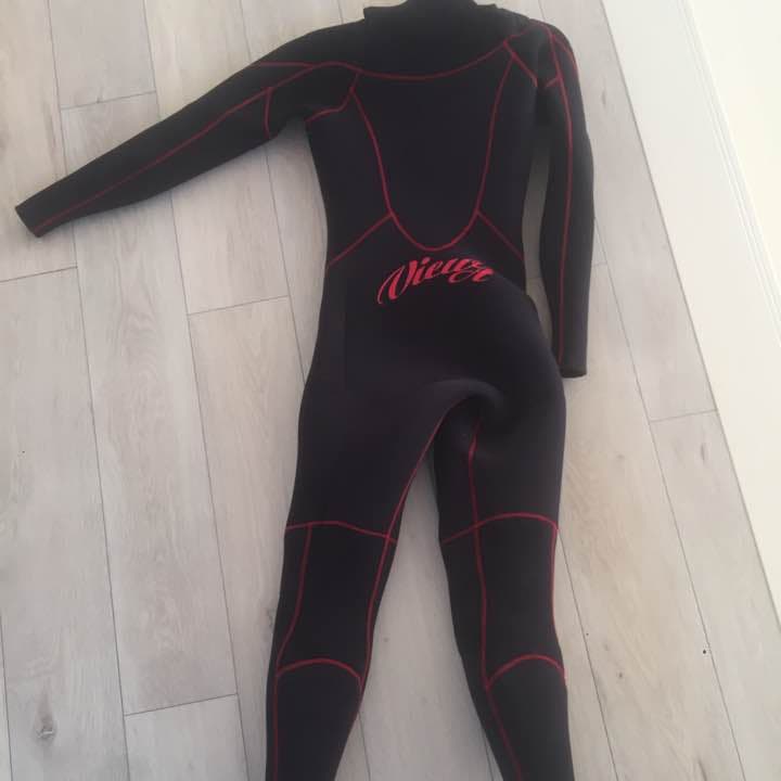 『値下げ』ウェットスーツ(女性用)