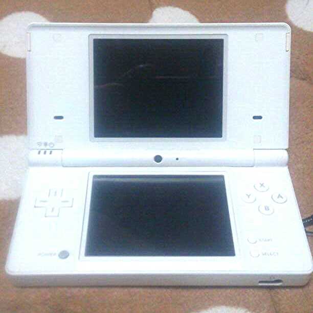 ニンテンドーDSi ホワイト