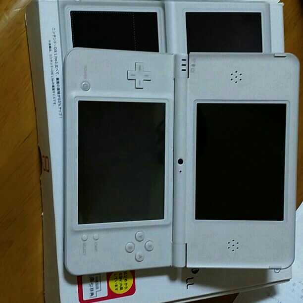 任天堂DS i LL 箱あり