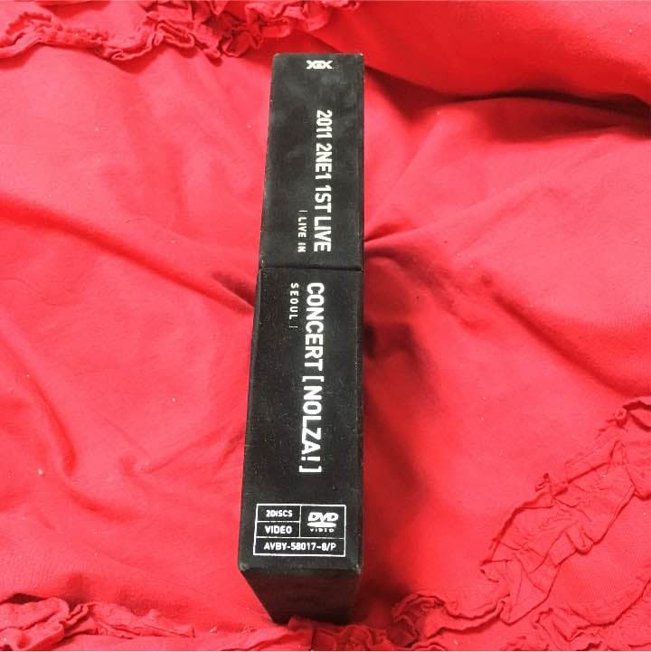 K-POP・アジア G-DRAGON WORLD TOUR DVD + 2NE1