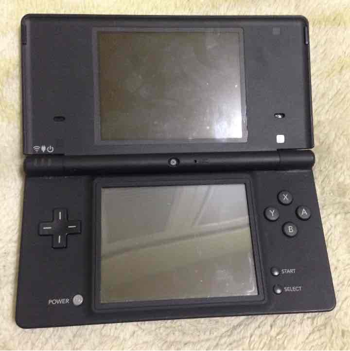 DSiブラック 充電器付き