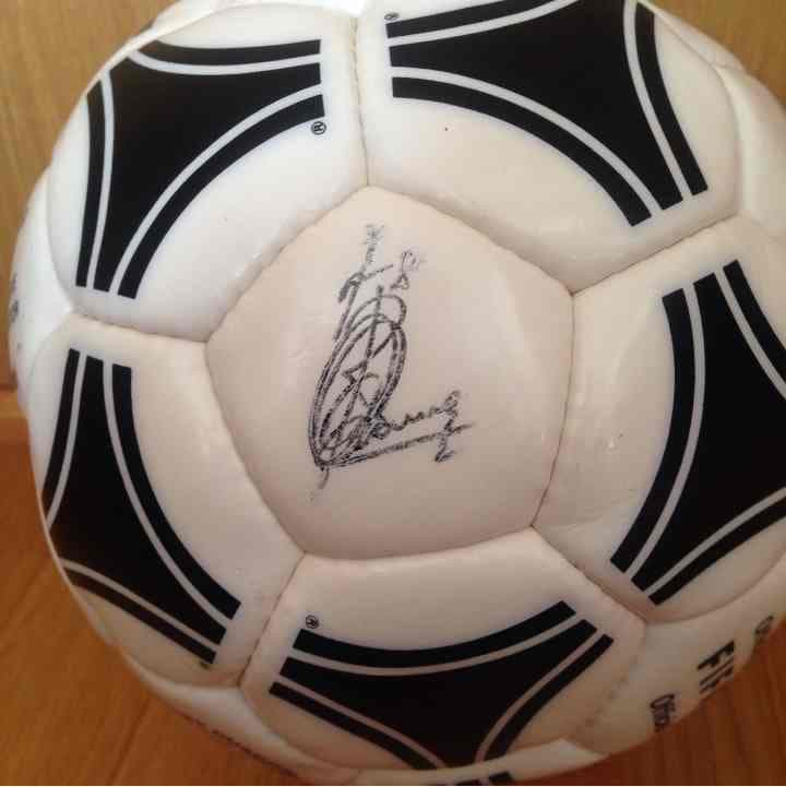1994年読売ヴェルディ時代直筆サイン入りボール
