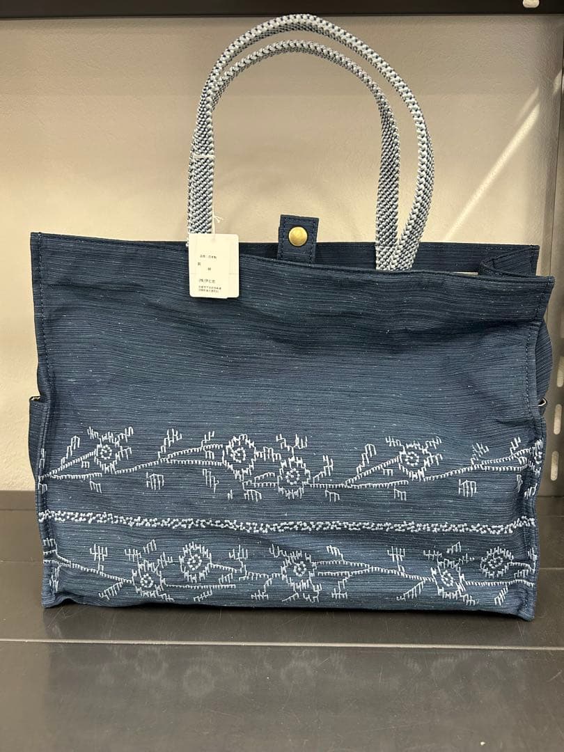 ✳︎伊と忠 和装用バッグ ネイビー 花柄刺繍