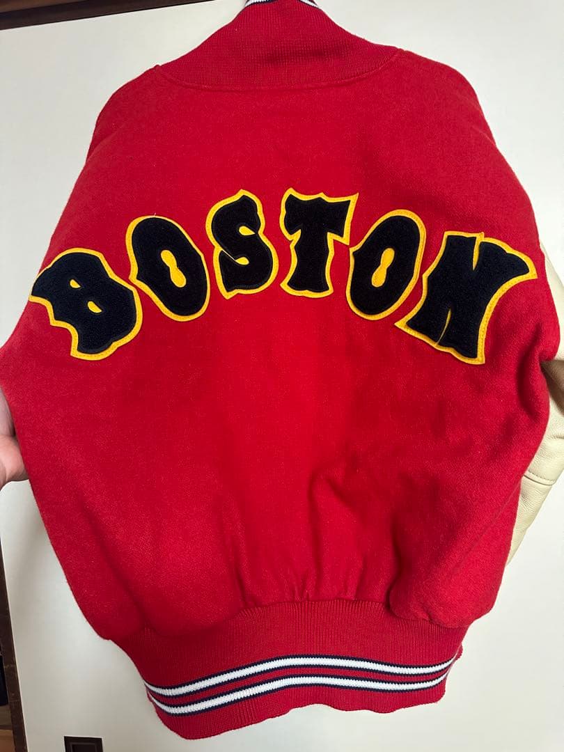 赤いウールレザージャケット