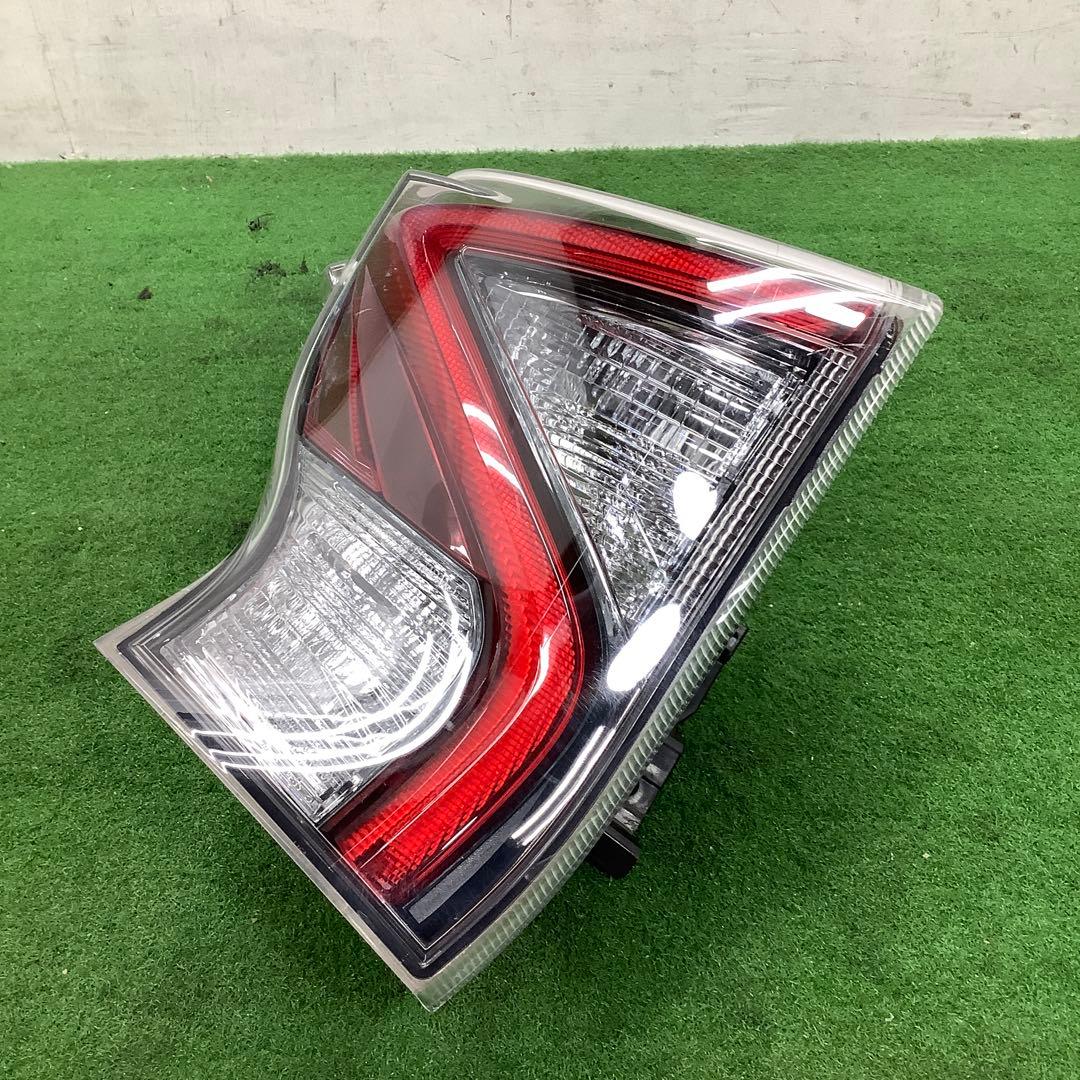 50プリウス ZVW50 前期 左テールランプ テールライト 純正 ZVW51