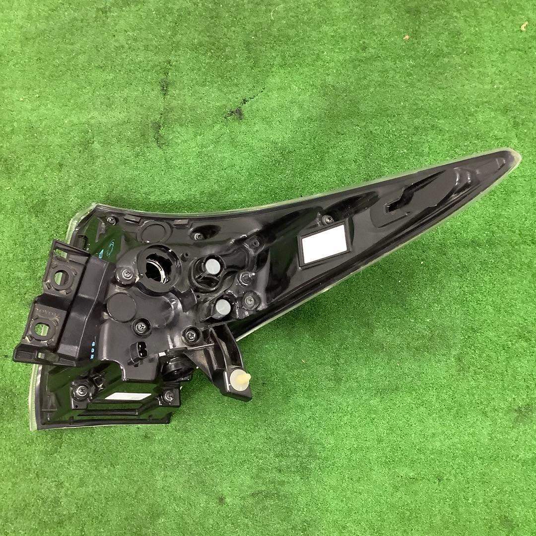50プリウス ZVW50 前期 左テールランプ テールライト 純正 ZVW51