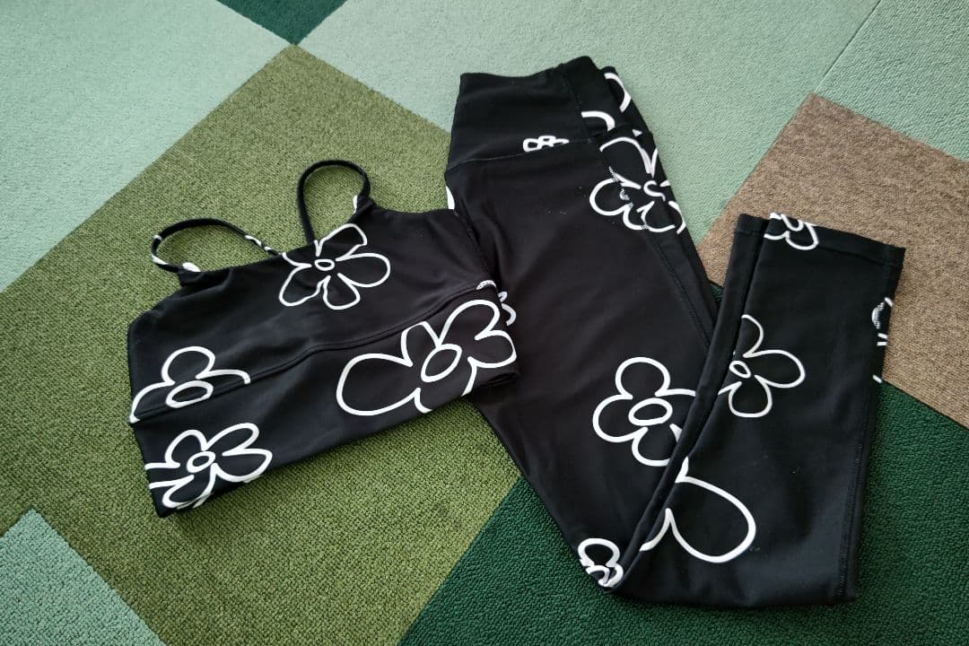 clap クラップ　人気　 レギンス＆ブラトップ2点　ヨガ　ズンバ　フィットネス