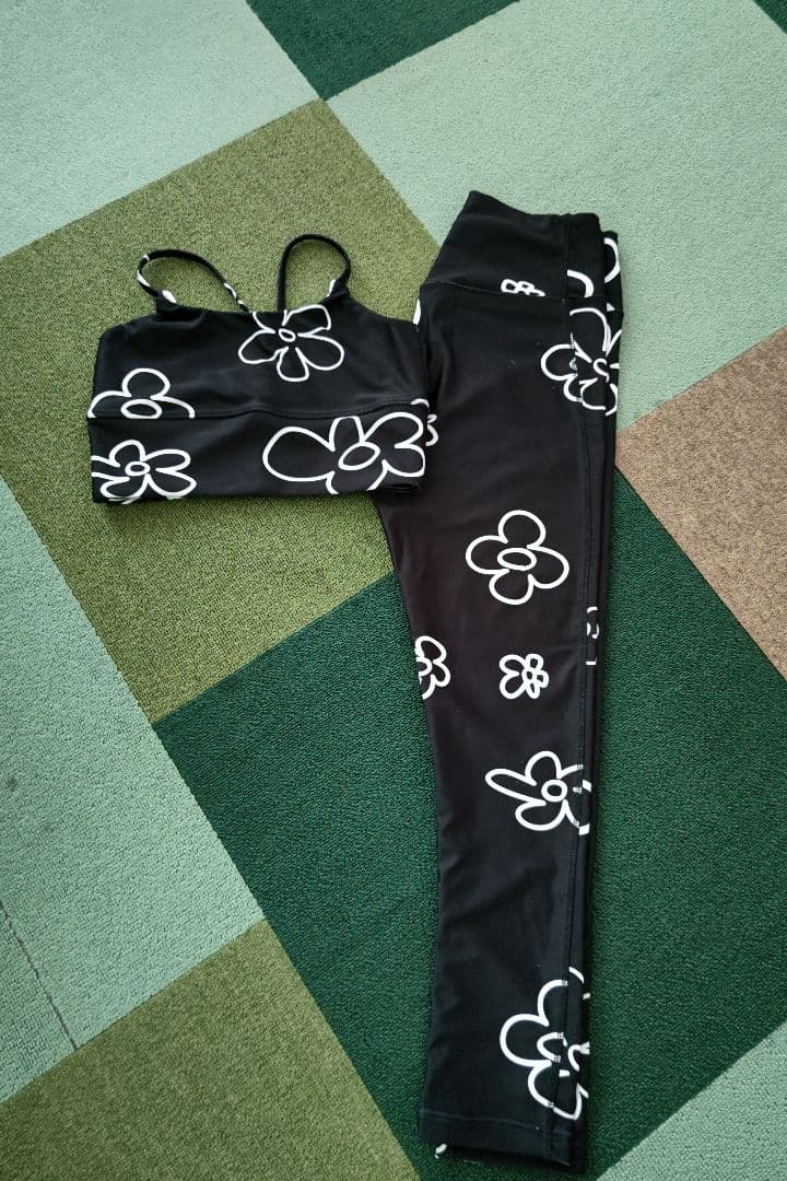 clap クラップ　人気　 レギンス＆ブラトップ2点　ヨガ　ズンバ　フィットネス